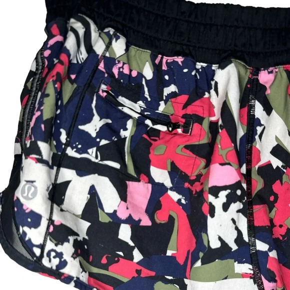 Lululemon Hotty Hot Short in Pop Cut Boom Juice Multi Black - Picture 6 of 10